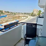 Niki's Coastal Escape * Larnaca
