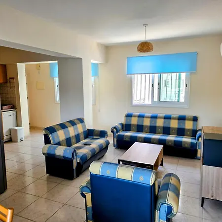 Niki's Coastal Escape Apartamento *