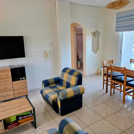 Niki's Coastal Escape