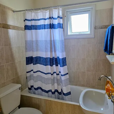 Niki's Coastal Escape Apartament *