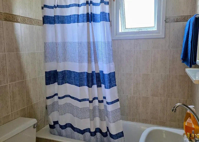 Niki's Coastal Escape Appartement *