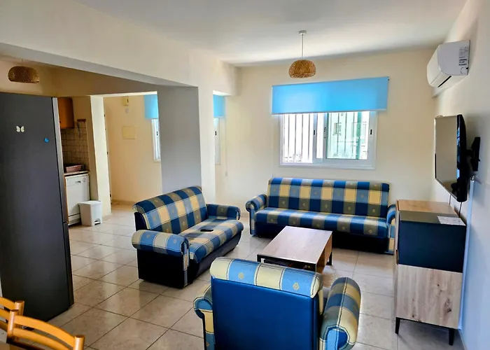 Niki's Coastal Escape Appartement *