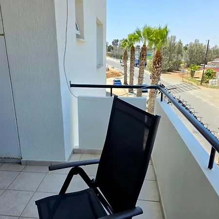 Niki's Coastal Escape Larnaca